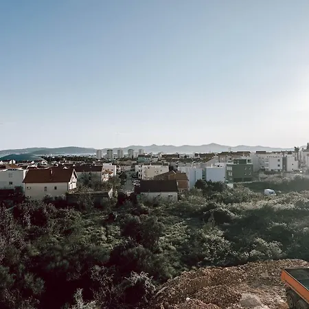 New 2 Bed, 1 Bath In Apartamento