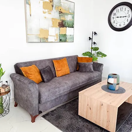 Apartment New 2 Bed, 1 Bath In