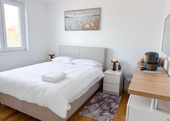 New 2 Bed, 1 Bath In